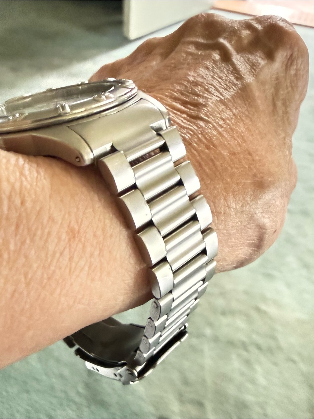TAG Hever 4000 series
WF2110-K White Automatic Watch - Picture 2 of 14